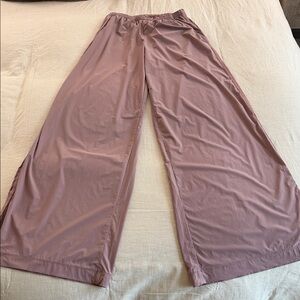 ALO breezy wide leg pant